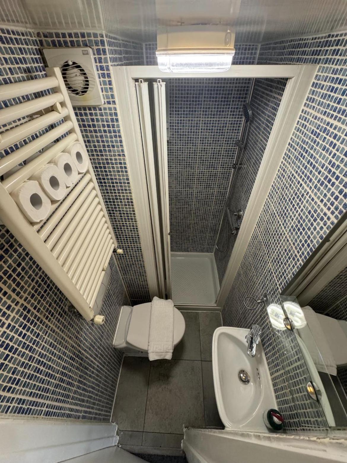 Compact Flat Close To Hyde Park Apartment *